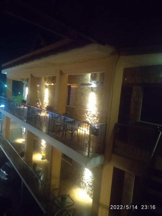 Xenonas Platia Loutraki (Pella) Exterior foto