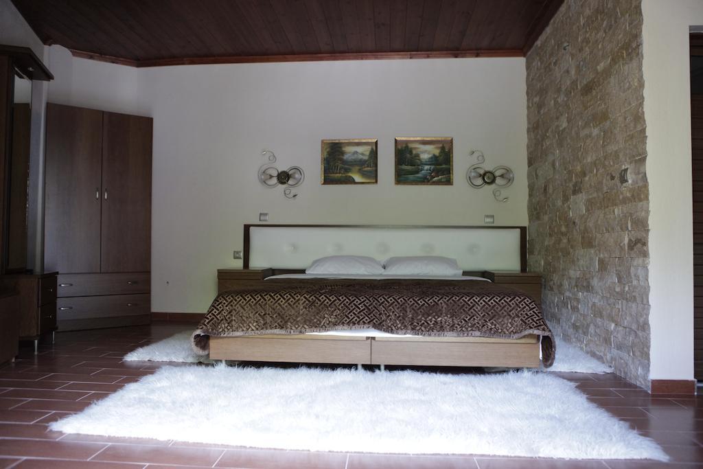 Xenonas Platia Loutraki (Pella) Exterior foto
