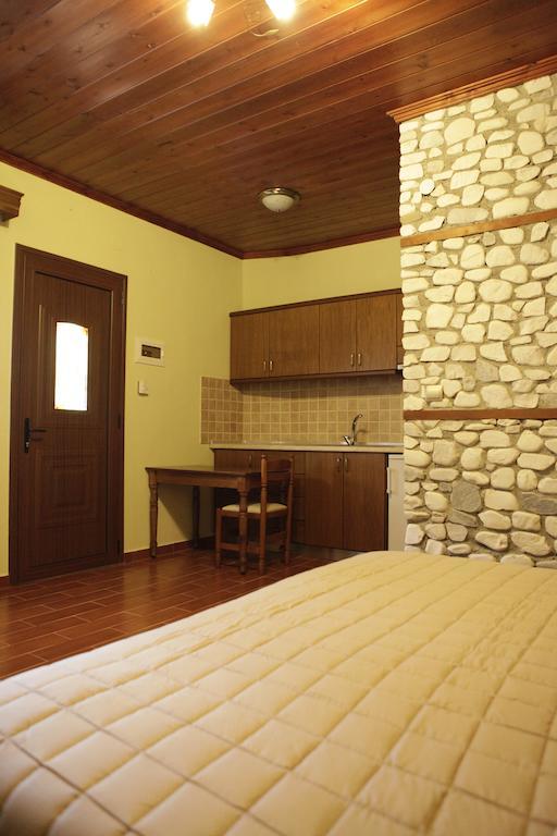 Xenonas Platia Loutraki (Pella) Exterior foto